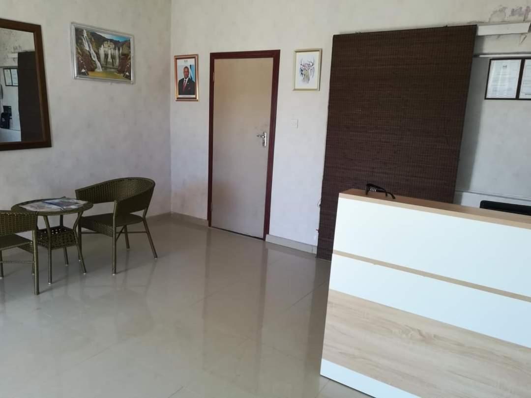 Lee Bed & Breakfast Francistown Exterior foto