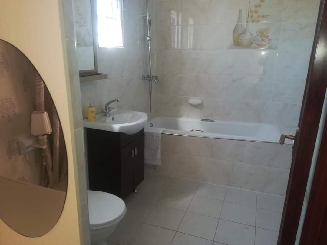 Lee Bed & Breakfast Francistown Exterior foto